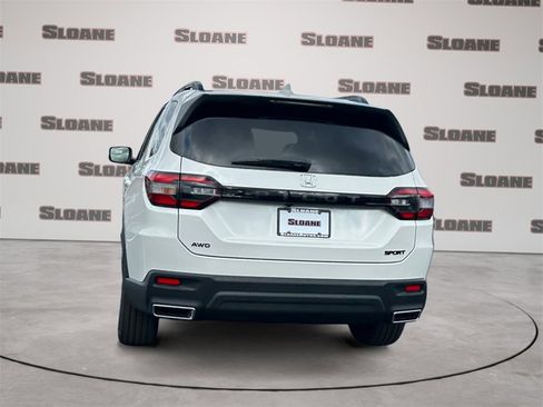 New 2025 Honda Pilot Sport image 4