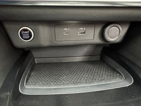 Used 2022 Nissan Rogue SV w/ SV Premium Package image 18