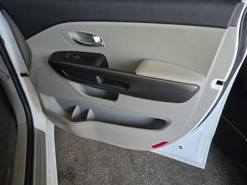 Used 2020 Kia Sedona L FWD image 26