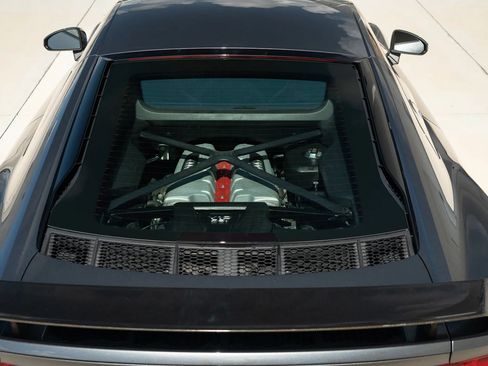 Used 2018 Audi R8 V10 RWD image 70