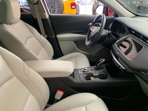 Used 2023 Cadillac XT4 Luxury w/ Cold Weather Package image 15