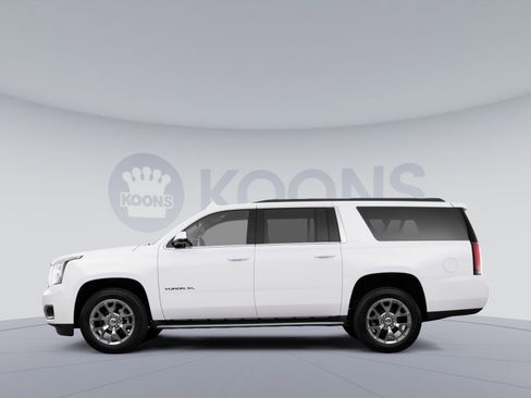 Used 2017 GMC Yukon XL SLT w/ Open Road Package RWD image 2