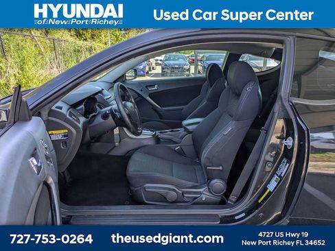 Used 2011 Hyundai Genesis 2.0T RWD image 17