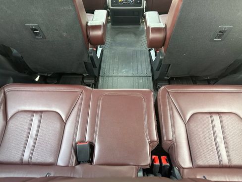 Used 2024 Ford Expedition Limited RWD image 17