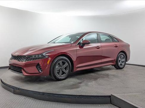 Used 2022 Kia K5 LXS FWD image 2