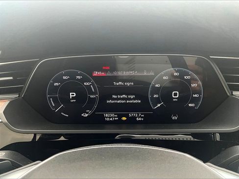 Used 2022 Audi e-tron Premium Plus w/ Premium Plus Package image 19