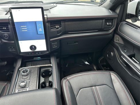 Used 2023 Ford Expedition Max Limited image 19