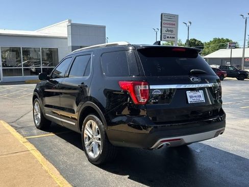 Used 2017 Ford Explorer XLT w/ Equipment Group 202A AWD/4WD image 7