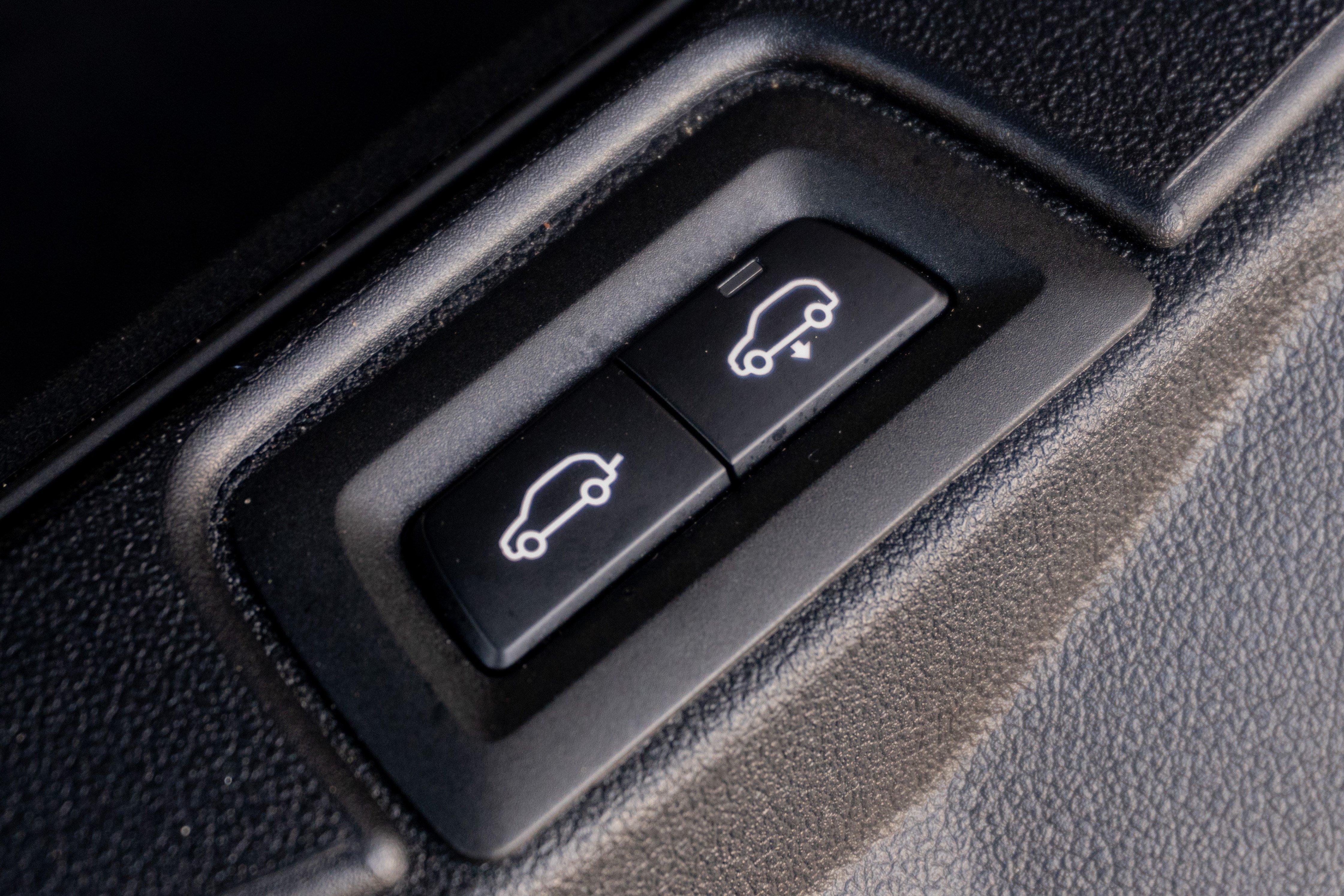 Certified 2025 BMW X7 M60i AWD/4WD image 40