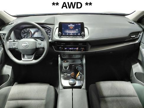 Used 2025 Nissan Rogue SV AWD/4WD image 6