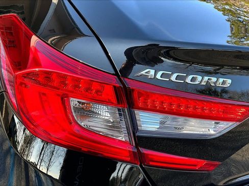 Certified 2020 Honda Accord Touring image 28