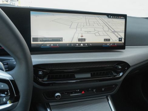 Certified 2025 BMW 330i Sedan RWD image 21