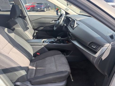 Used 2025 Nissan Rogue SV AWD/4WD image 32