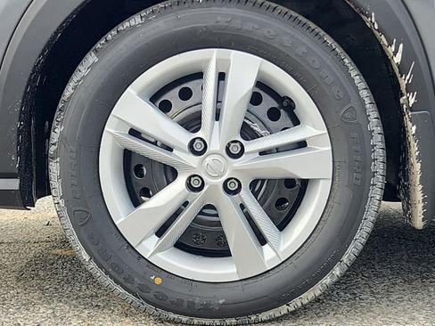 New 2025 Nissan Kicks Play S image 6