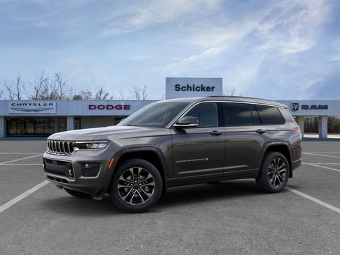 New 2025 Jeep Grand Cherokee L Overland w/ Advanced Protech Group III AWD/4WD image 26