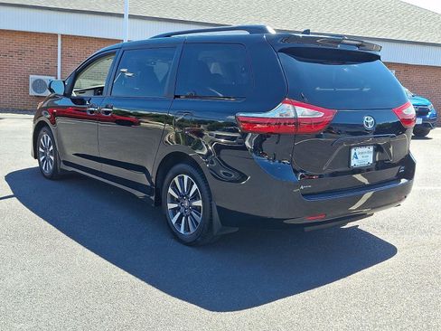 Used 2019 Toyota Sienna XLE AWD/4WD image 4
