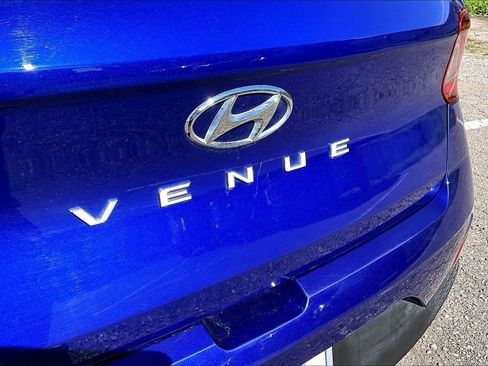 Used 2024 Hyundai Venue SE FWD image 8