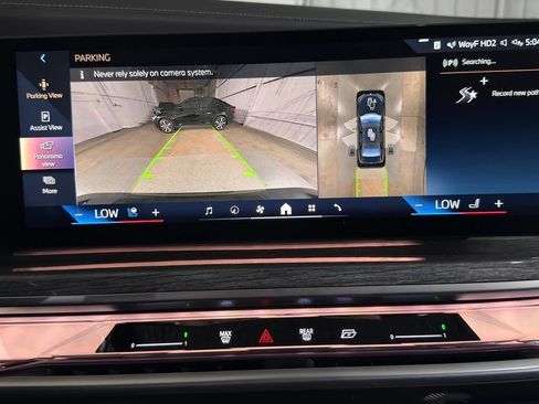 Used 2023 BMW i7 xDrive60 AWD/4WD image 41