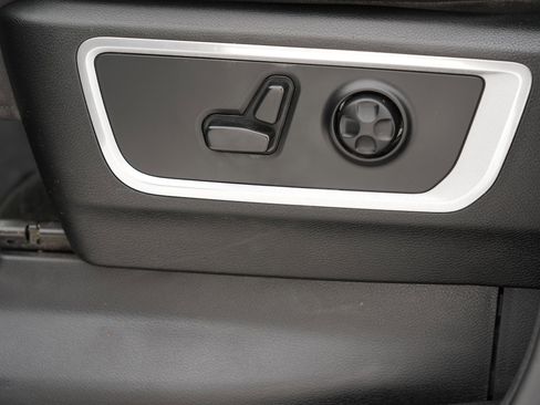 Used 2020 RAM 1500 Laramie image 18