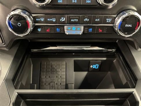 New 2026 Ford F350 Lariat w/ Black Appearance Package image 27