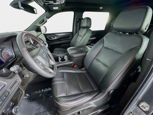 Certified 2021 Chevrolet Suburban RST w/ Luxury Package RWD image 11