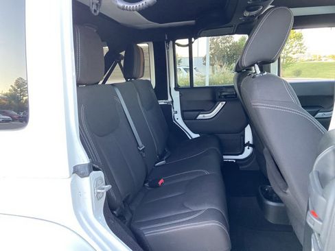 Used 2016 Jeep Wrangler Unlimited Sahara w/ Connectivity Group image 13