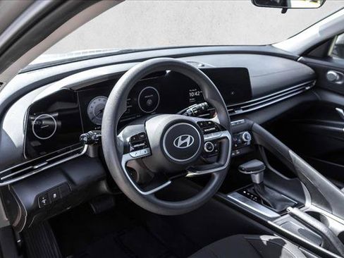Used 2024 Hyundai Elantra SEL FWD image 10