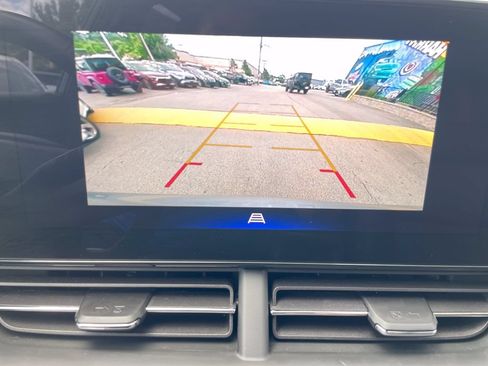 Used 2025 Chevrolet Trax RS w/ Driver Confidence Package FWD image 20