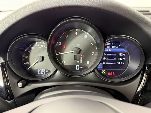 New 2025 Porsche Macan image 22