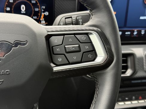 Used 2025 Ford Mustang Coupe RWD image 15