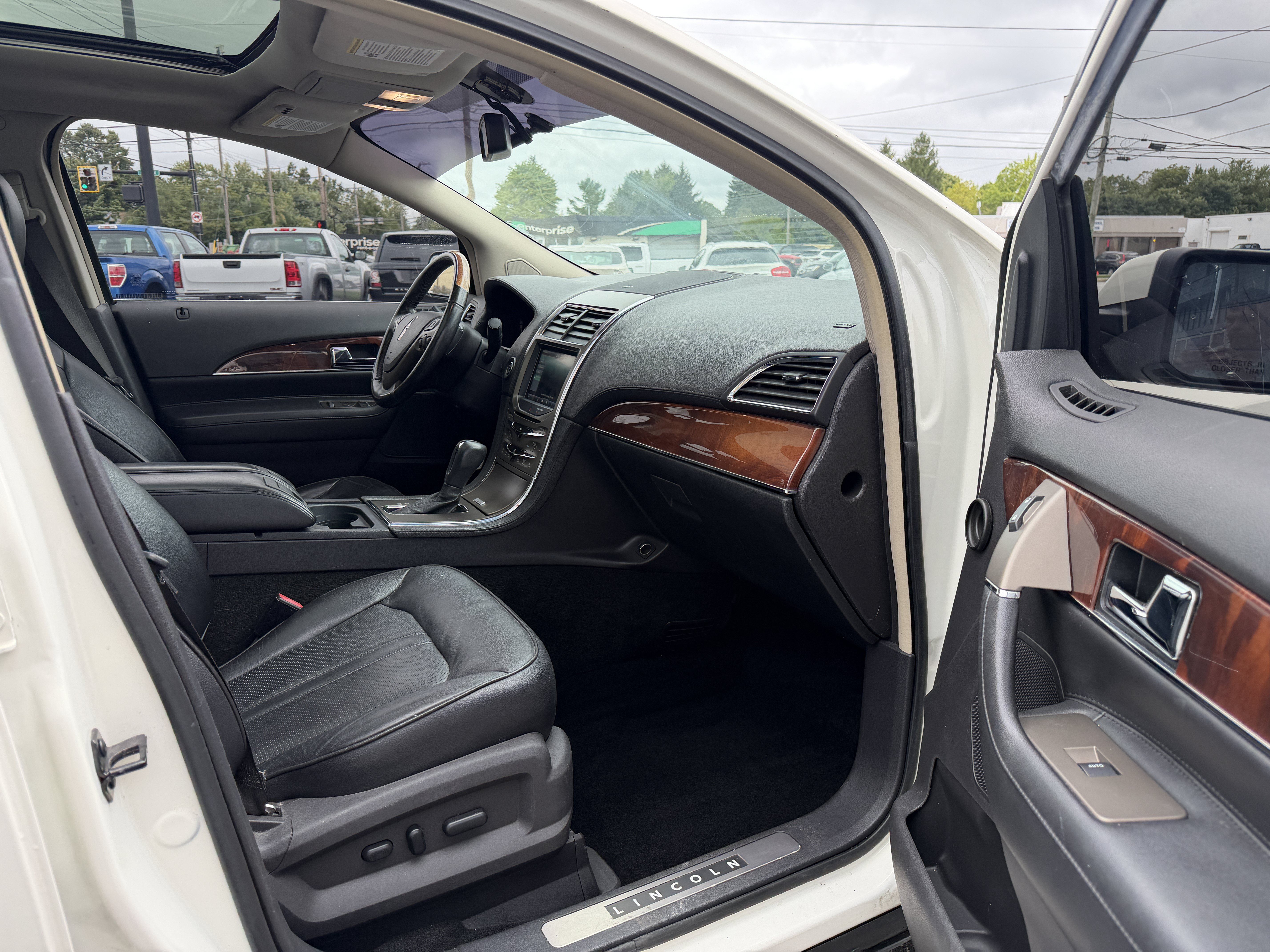 Used 2012 Lincoln MKX AWD image 10