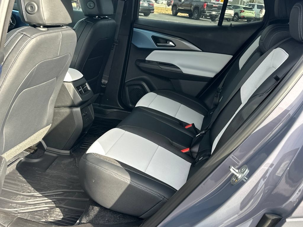 New 2026 Chevrolet Equinox EV LT w/ Convenience Package II AWD/4WD image 15