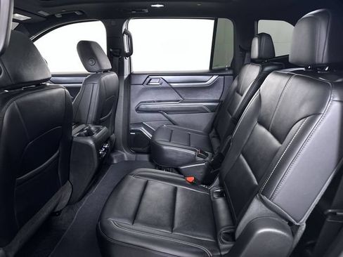 Used 2025 GMC Acadia Elevation w/ Elevation Premium Package AWD/4WD image 26