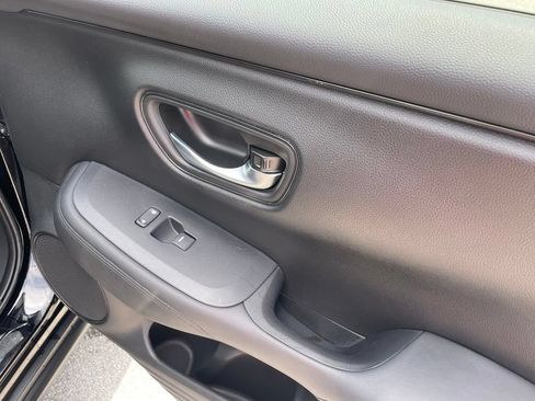 Used 2025 Honda HR-V LX image 30