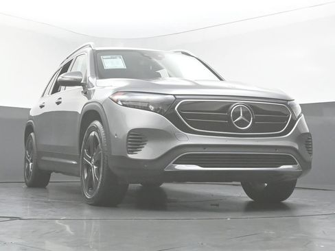 Used 2022 Mercedes-Benz EQB 350 4MATIC image 50
