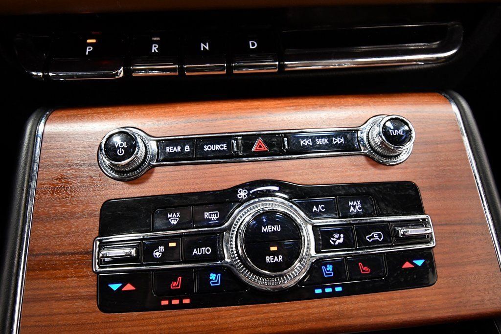 Used 2021 Lincoln Aviator Reserve AWD/4WD image 28
