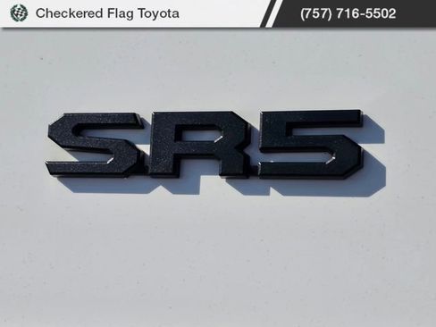 Used 2025 Toyota 4Runner SR5 AWD/4WD image 8