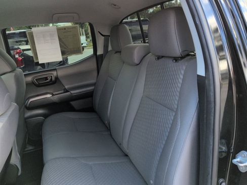 Used 2022 Toyota Tacoma SR5 w/ Technology Package RWD image 13