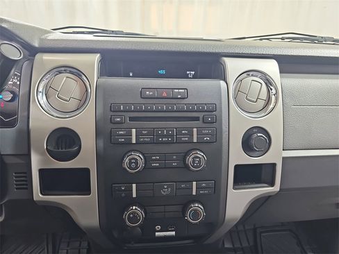 Used 2014 Ford F150 XLT image 24