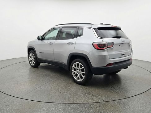 Used 2025 Jeep Compass Limited image 6