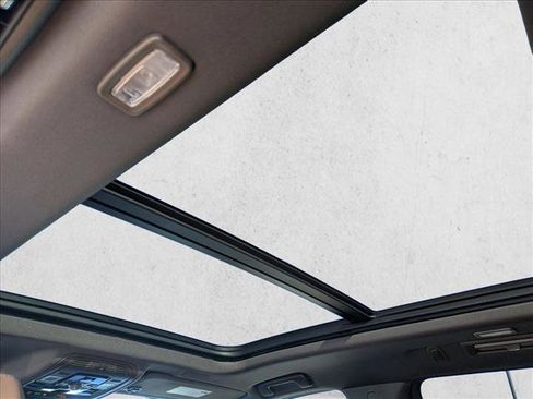 Used 2025 Cadillac Escalade ESV Premium Luxury image 20