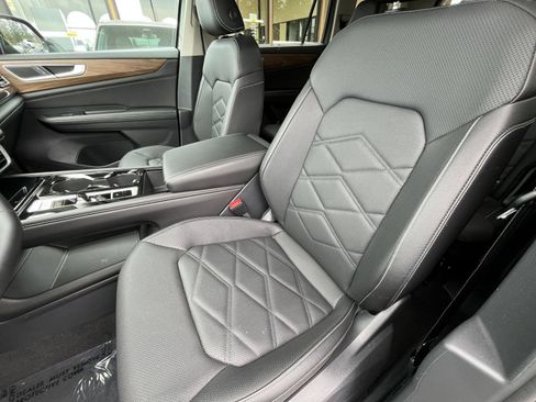 Used 2026 Volkswagen Atlas SE AWD/4WD image 39