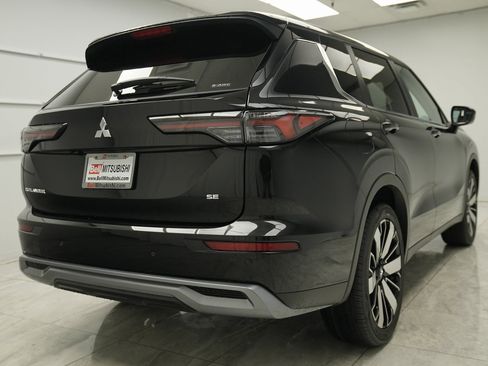 New 2025 Mitsubishi Outlander SE image 5