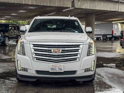 Used 2020 Cadillac Escalade ESV Platinum image 2