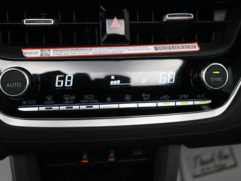 Used 2025 Toyota Corolla Cross XLE w/ Convenience Package image 12