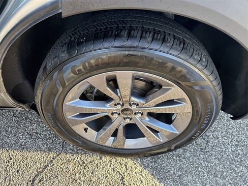 Used 2023 Ford Explorer XLT w/ Equipment Group 202A image 12