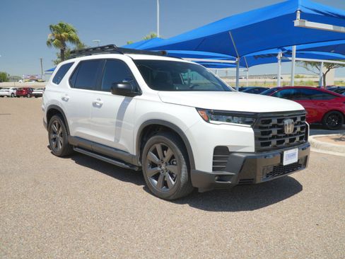 Used 2026 Honda Pilot Sport image 3