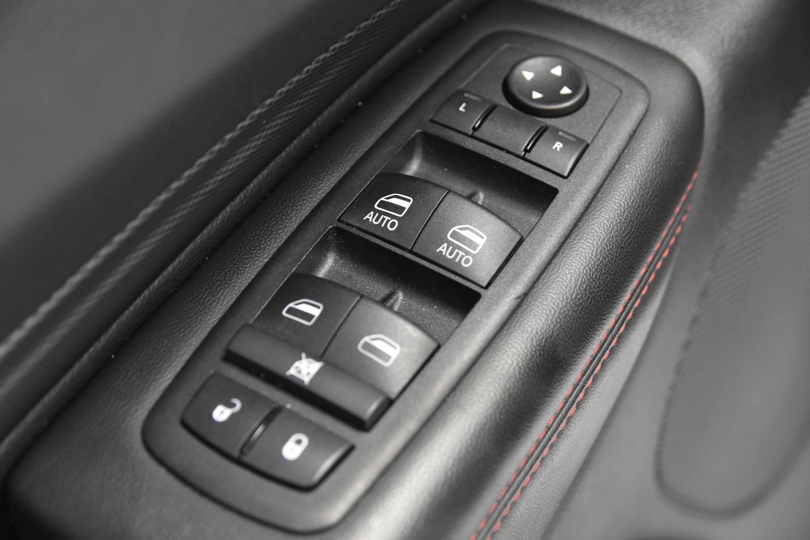 Used 2025 Dodge Durango GT RWD image 13