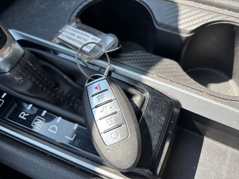 Used 2025 Nissan Altima 2.5 SV FWD image 18