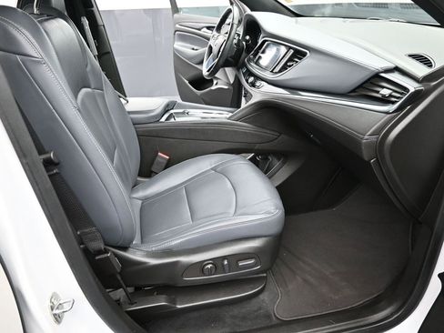 Used 2023 Buick Enclave Essence w/ Sport Touring Edition image 22